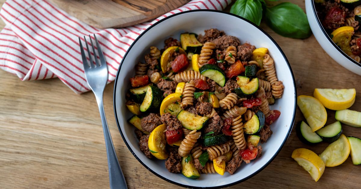 Ground Beef & Pasta Skillet Primavera | Beef Loving Texans | Beef Loving Texans is your one-stop inf